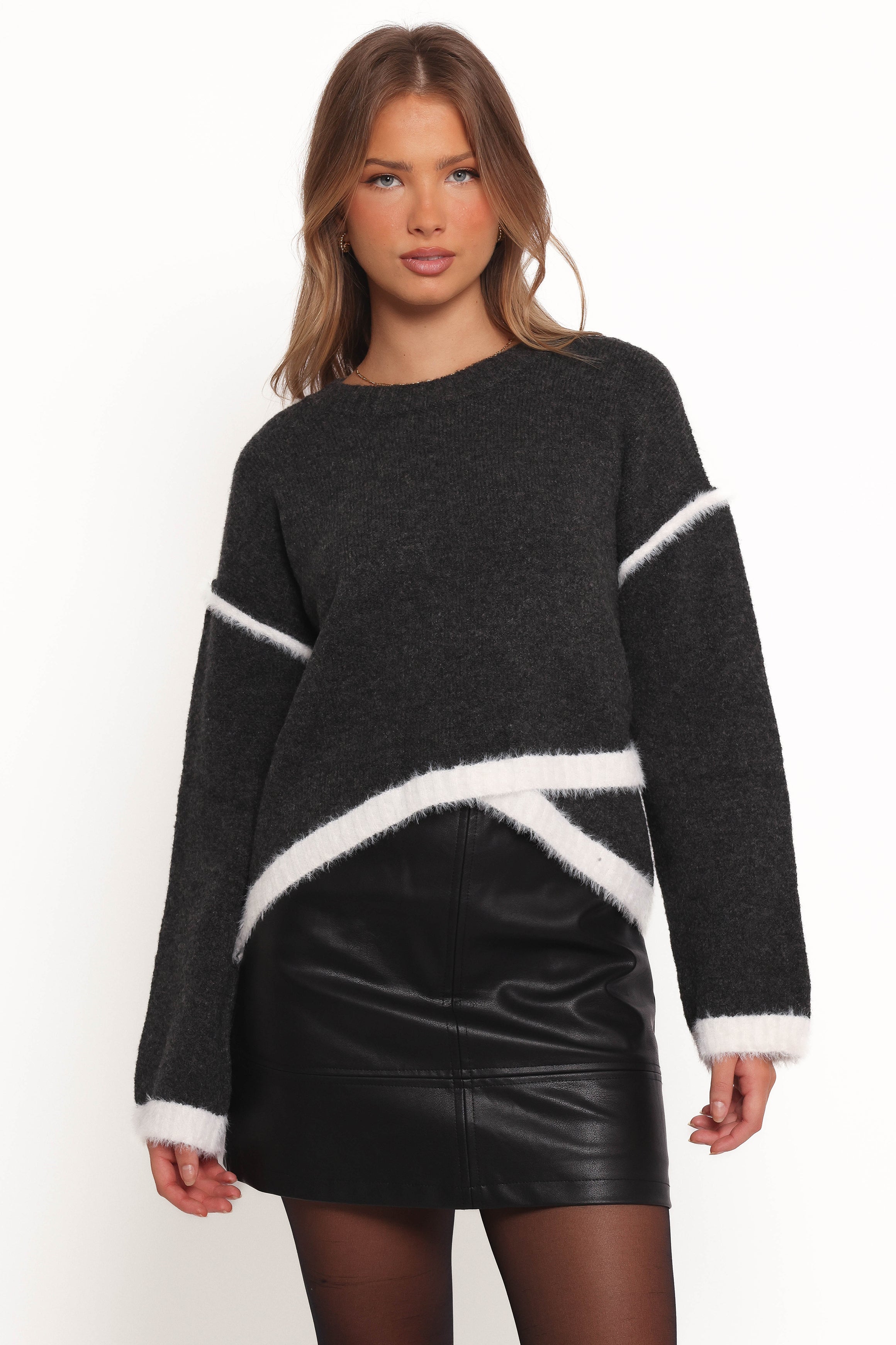 Ares Crossover Hem Knit Sweater - Black