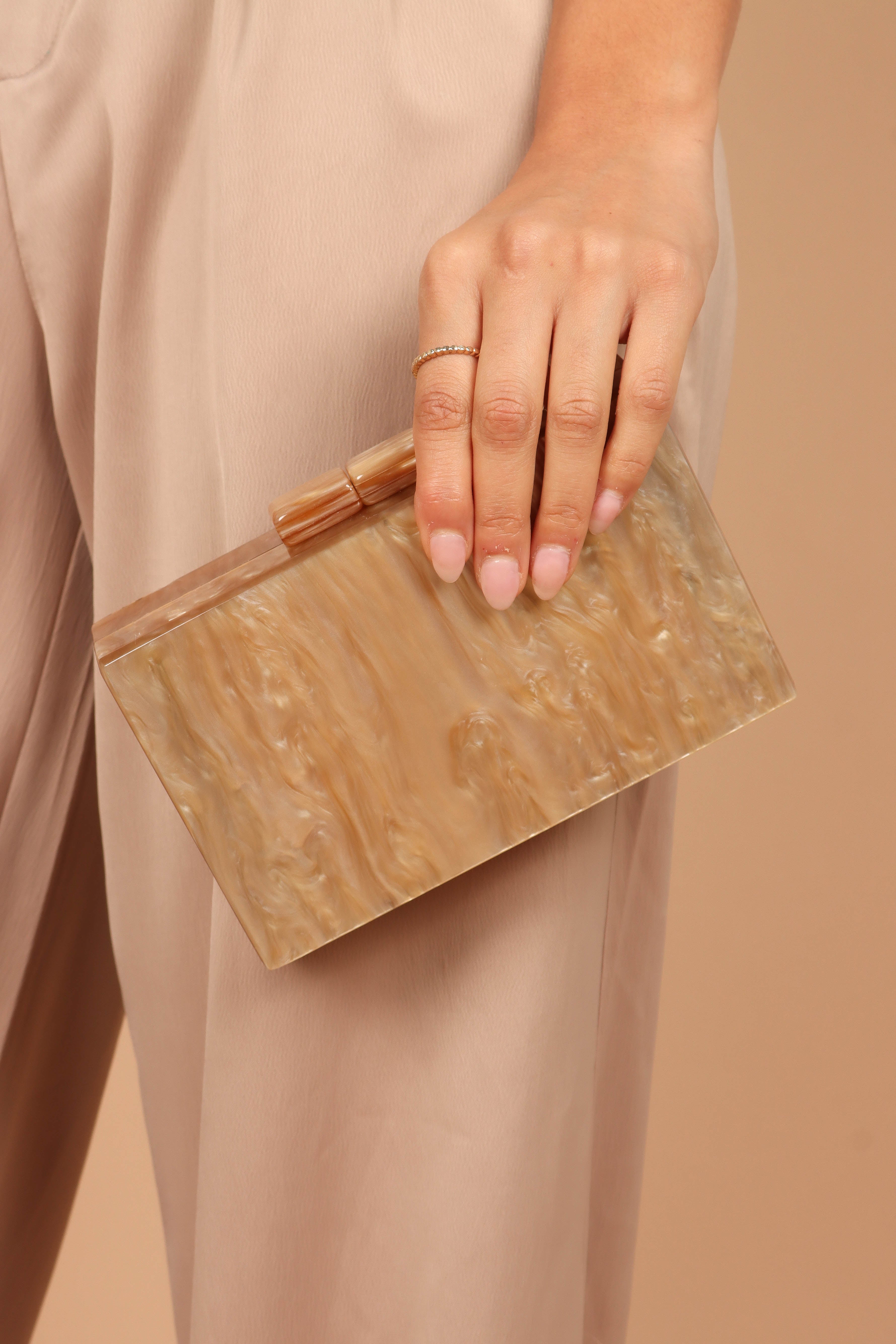 Vixxie Resin Clutch - Beige Pearl