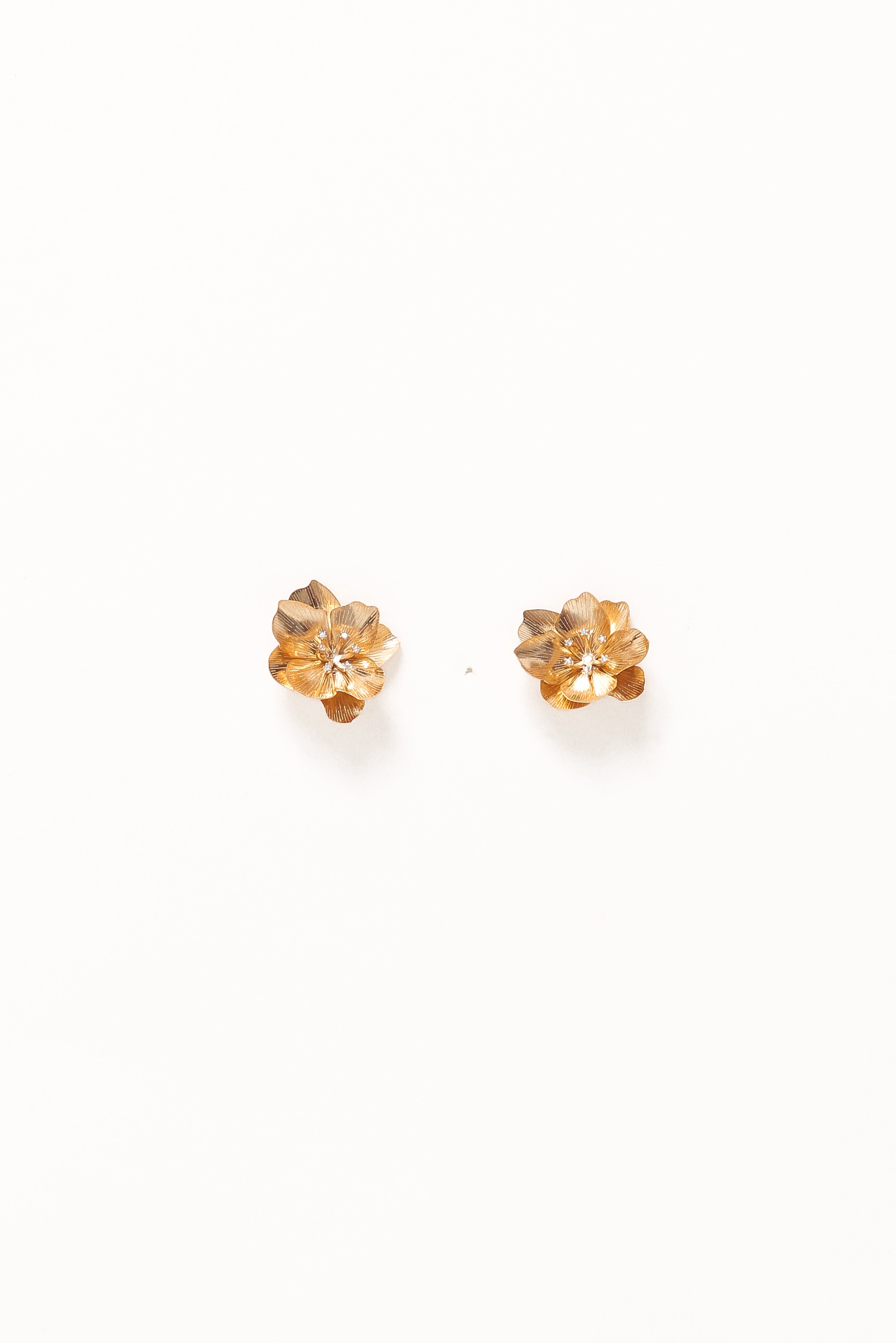 Isobel Flower Earrings - Gold