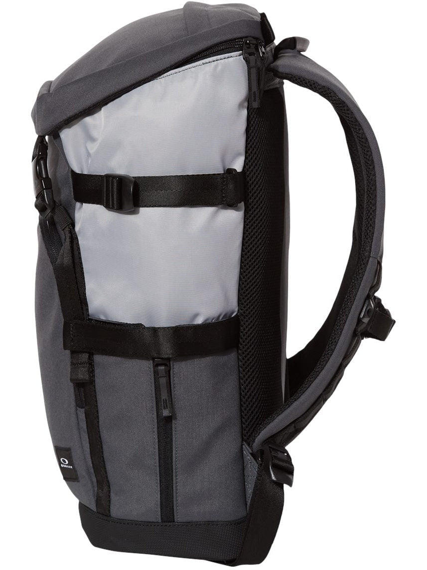 Oakley 22L Organizing Backpack